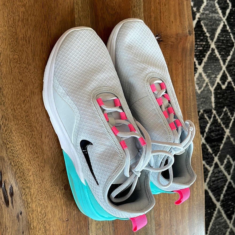 Nike Air Size 8 - like new, pink and turquoise